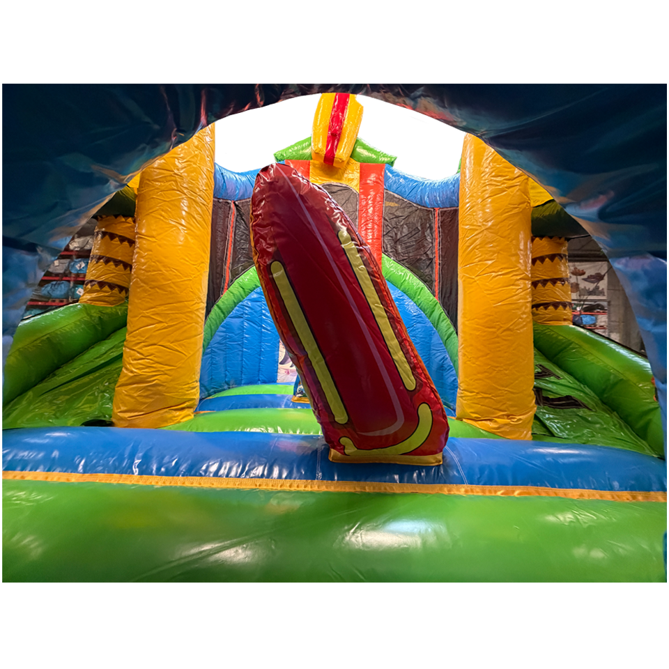 Château gonflable Twist N Slide sur le thème du requin