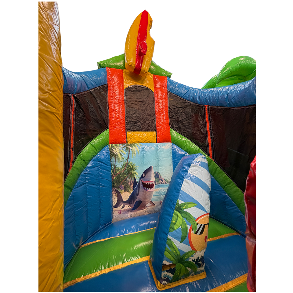 Château gonflable Twist N Slide sur le thème du requin